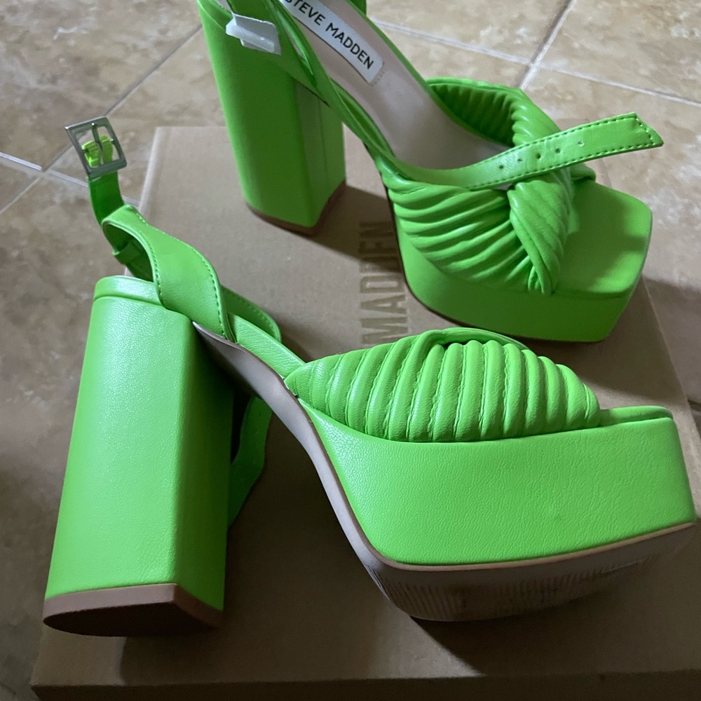 Steve Madden Women's Ohana Green Platform Heels